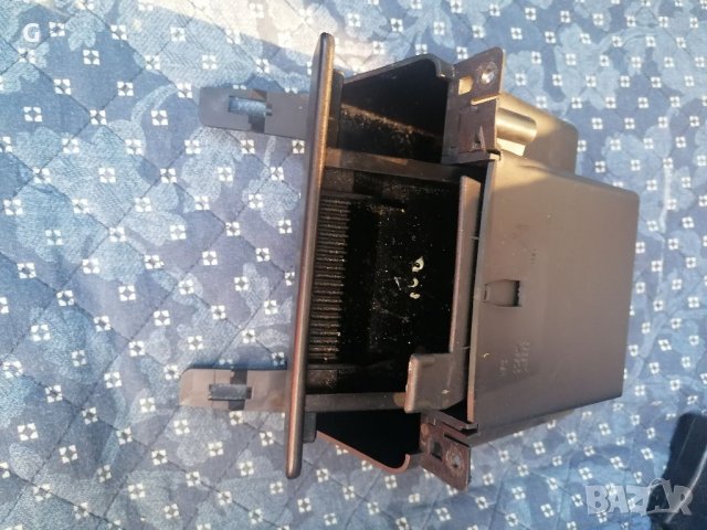 Пепелник Пежо 307 , снимка 6 - Части - 39160243