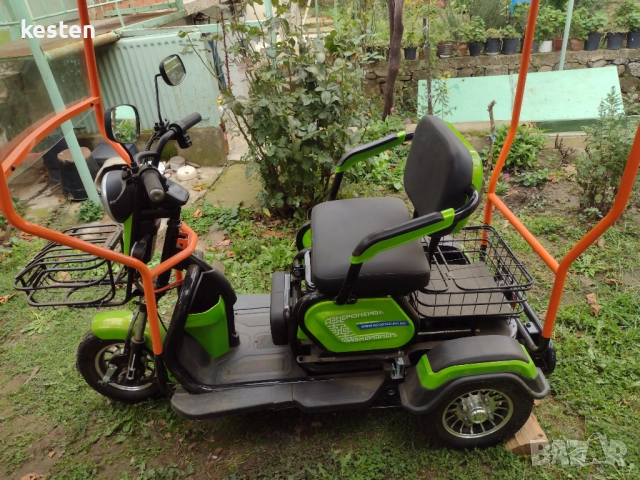 Електрическа триколка с три седалки и покрив EcoWay М19P