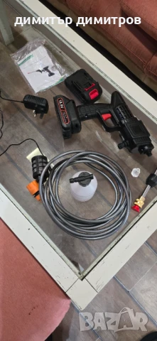 АКУМУЛАТОРНА ВОДОСТРУЙКА С 2БАТЕРИИ  