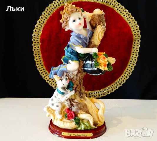 Порцеланова статуетка момче,куче,VH Collection. 