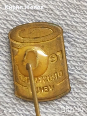 Пет значки стари редки CASTELLA,REVILAC,RADION за КОЛЕКЦИЯ ДЕКОРАЦИЯ 12210, снимка 3 - Колекции - 50862186