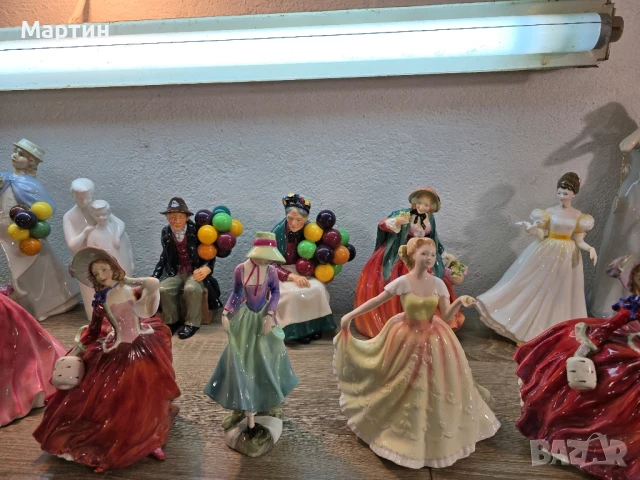  
Над 50 броя порцеланови кукли  - ROYAL DOLTAN  !!!