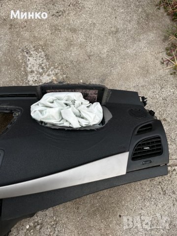 Рено Флуенс, Меган / Renault Fluence, Megane / Предно табло, Жабка, снимка 4 - Части - 43166876