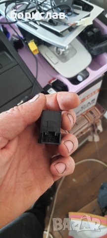 Бутон за Ел. Стъкло за пасат б6 , снимка 2 - Части - 38266766