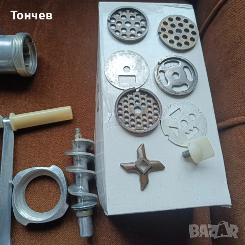 Ръчна месомелачка, снимка 7 - Аксесоари за кухня - 52705383