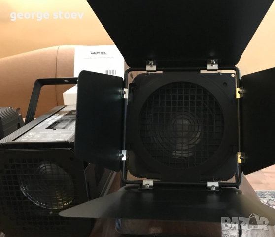 Продавам ТЕАТРАЛНО осветление, Димери, пулт за управление и безжично свързване., снимка 3 - Други - 51788814