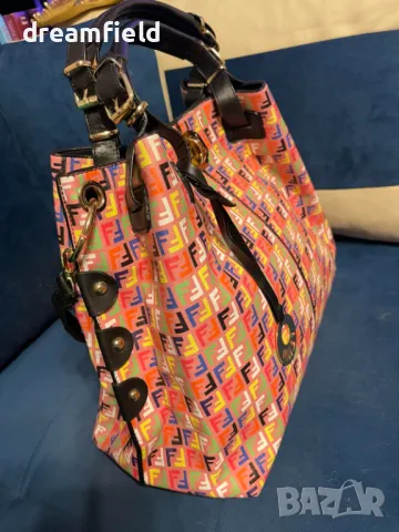 Дамска чанта Fendi Фенди, снимка 3 - Чанти - 49646305