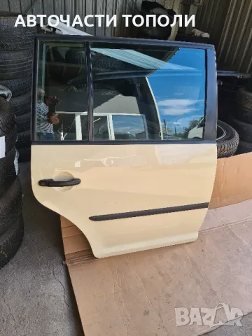 Врата Врати Фолксваген Туран VW Touran Фейслифт след 2010г., снимка 8 - Части - 47341410