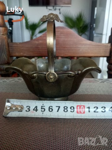 Продавам красива,антикварна бонбониера.Размерите са на снимките., снимка 6 - Аудио касети - 43723596