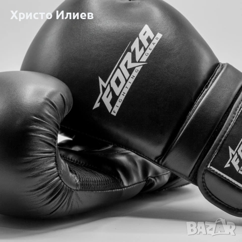 Боксовите ръкавици Forza 75 от синтетична кожа черни 355 мл