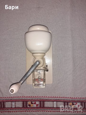 Антична немска мелница за кафе  Kym KYM=KYM Germany, снимка 2 - Други ценни предмети - 38130610