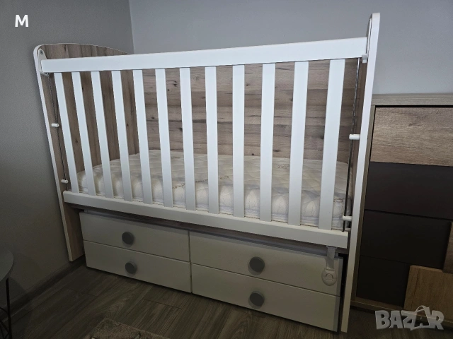 Бебешка кошара / легло с подвижна решетка на три нива в цвят- северен дъб+бял