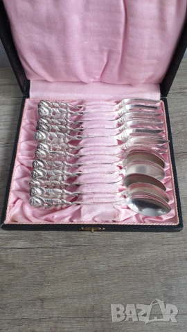 Комплект посребрени десертни вилички и лъжички, снимка 7 - Антикварни и старинни предмети - 53440683