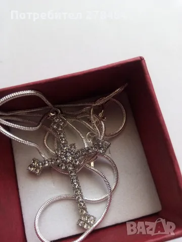 Дамско колие с кръстче 