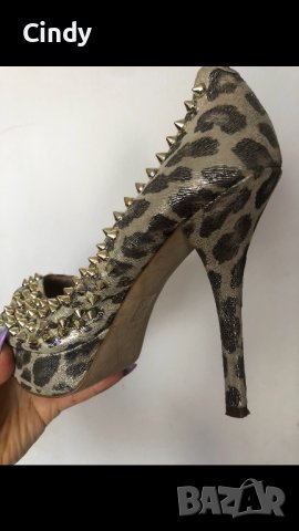 Guess обувки на висок ток , снимка 2 - Дамски обувки на ток - 39778868