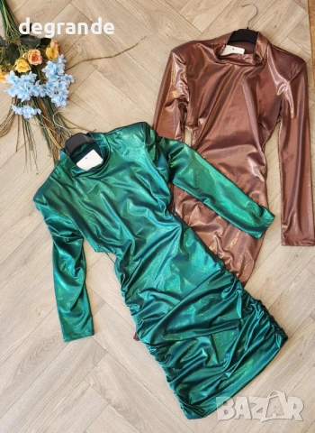 Ефектна дамска рокля с блестящ ефект 