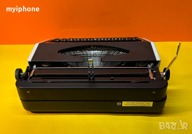 Чисто нова Пишеща Машина Хеброс 1300 Ф клавиатура Кирилица Обслужена и смазана, снимка 4 - Антикварни и старинни предмети - 52874806