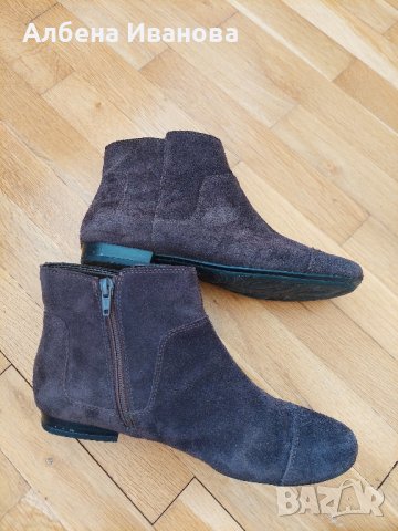 Боти от естествен велур Clarks номер , снимка 2 - Дамски боти - 43077608
