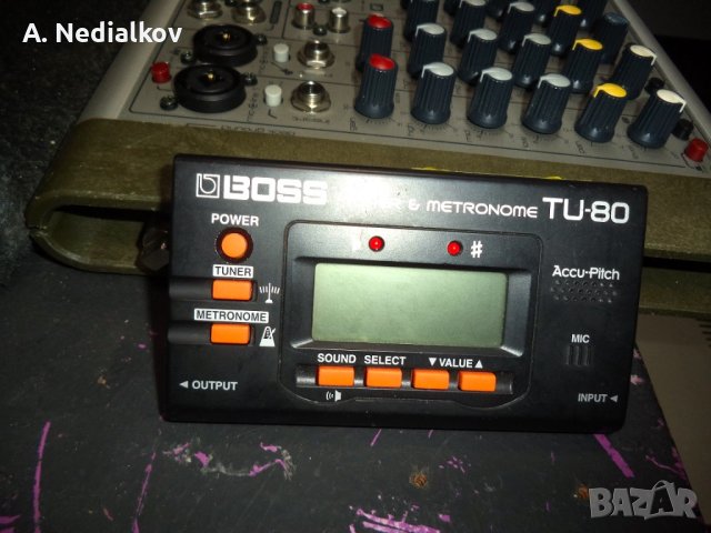 Boss TU80 tuner, снимка 1 - Китари - 44042600