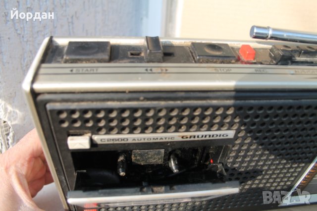 Радио касетофон ''Grundig C2600'', снимка 7 - Радиокасетофони, транзистори - 43989137