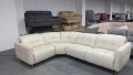 Кремав кожен ъглов диван "Marmount" с електрически релакс механизъм, снимка 1 - Дивани и мека мебел - 40271044