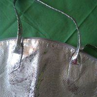 Красива нова сребриста чанта, снимка 2 - Чанти - 39884183