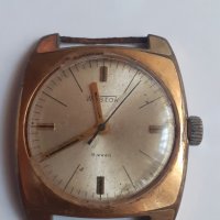 Позлатен руски часовник Восток Wostok 18 камъка AU 10, снимка 1 - Антикварни и старинни предмети - 39519454