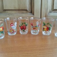 Стъклени чаши чашки , снимка 1 - Антикварни и старинни предмети - 37685635