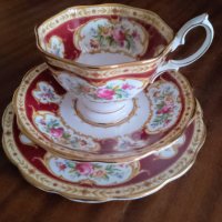 Royal Albert Lady Hamilton, колекционерска чаша от фин, костен порцелан, снимка 1 - Други ценни предмети - 43115783