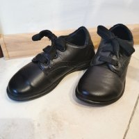 нови детски кожени обувки , снимка 1 - Детски обувки - 43047620