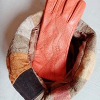 Ръкавици и шапка естествена кожа, велур , снимка 2 - Шапки - 43851530