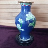 Красива японска/китайска ваза Клоазоне от бронз, декорирана с клетъчен емайл , снимка 2 - Вази - 42952289