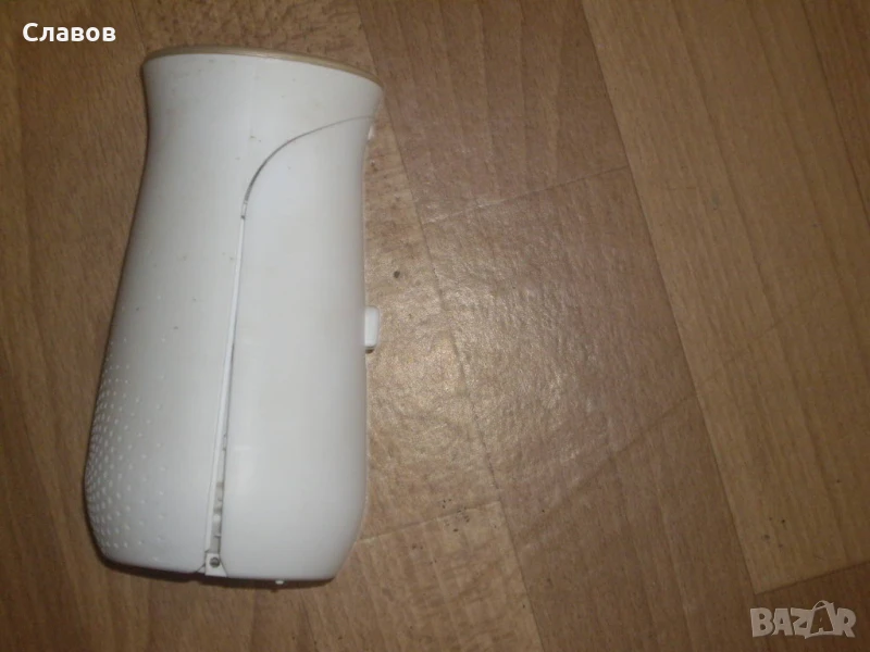 Автоматичният ароматизатор за стая S.C.Johnson SCJ-216 + 2 бр. пълнители Glade®Sense & Spray®, 18 м, снимка 1