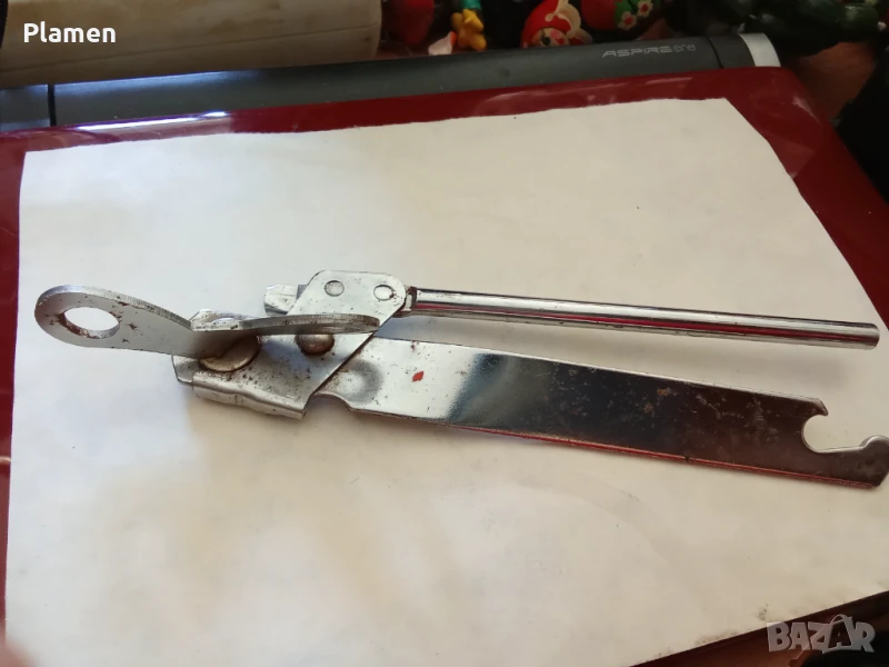 Стара отварачка за консерви и бутилки , снимка 1