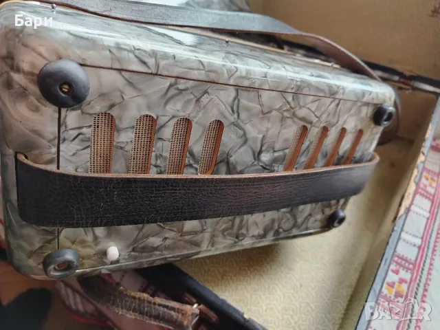 Акордеон WELTMEISTER 40баса, снимка 16 - Акордеони - 49164358