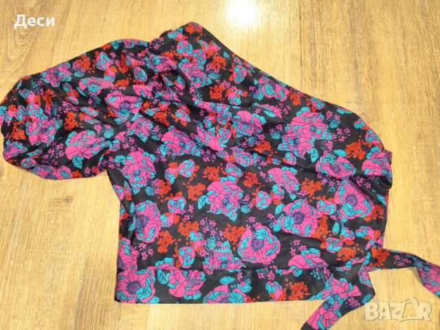 къс топ на Shein , снимка 2 - Корсети, бюстиета, топове - 51860032