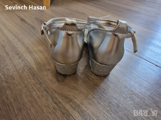 Детски обувки за спортни танци- 28 номер , снимка 3 - Детски обувки - 51363957