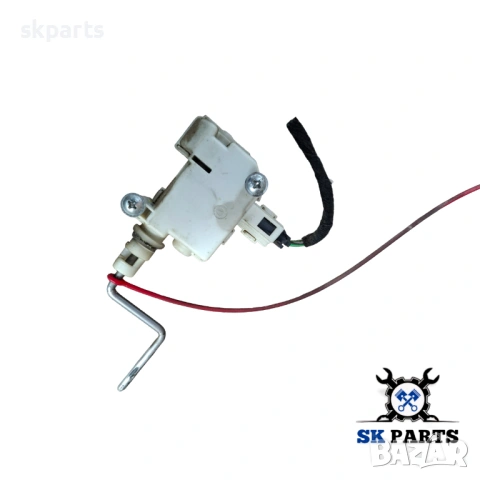 Машинка централно заключване за резерволар  за Ауди А6 Ц5 / Audi A6 C5 комби