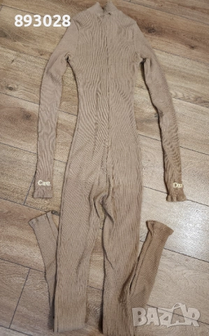 Дамски клин гащеризон fashion nova , снимка 2 - Гащеризони - 52933409