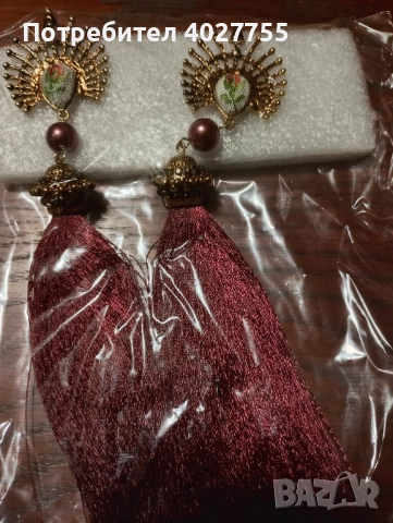 Обеци с пискюли и ръчно ушити гоблени 