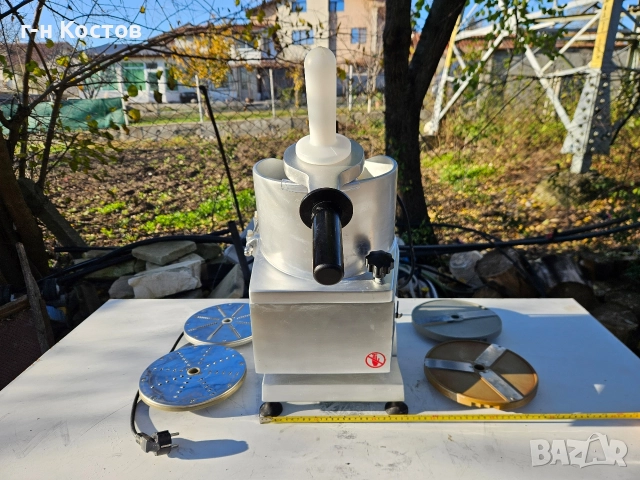 Машина за Стъргане на кашкавал и рязане на зеленчуци Зеленчукорезачка със 5бр. Ножове , снимка 2 - Обзавеждане на кухня - 52614965