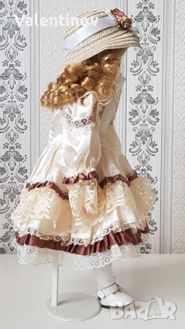Порцеланова кукла със стойка , снимка 4 - Кукли - 53442256