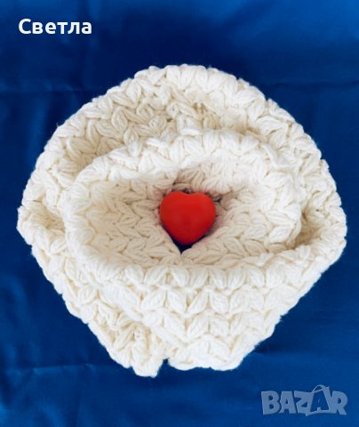 Дамски оригинален шал на  Renee's nyc,ръчно изработена,мека прежда.Безшевен-кръг.Р-ри:32/82-сгънат, снимка 3 - Шалове - 43135510