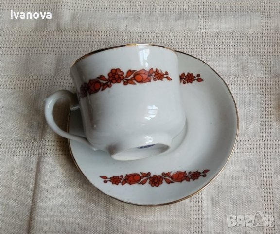 Единични порцеланови чаши с чинийки , снимка 2 - Други ценни предмети - 40343418