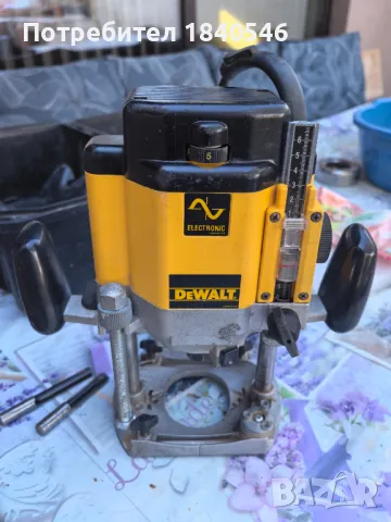 Оберфреза DeWalt DW625E 2000W, снимка 5 - Други инструменти - 48144837