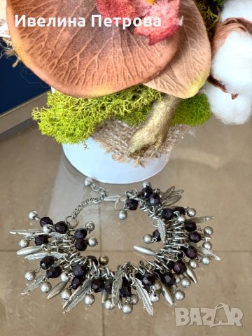 Гривна с метални орнаменти
