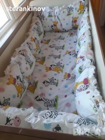 Детско бебешко легло кошара дървено люлеещ механизъм две чекмеджета, снимка 5 - Бебешки легла и матраци - 48388304