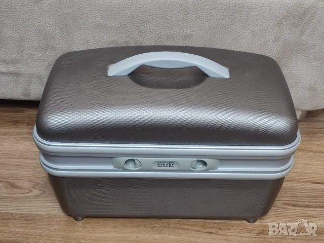 Куфар / кутия / за козметика. Козметиченно куфарче., снимка 2 - Друго оборудване - 52355279