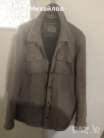 Палто, яке на Levis 