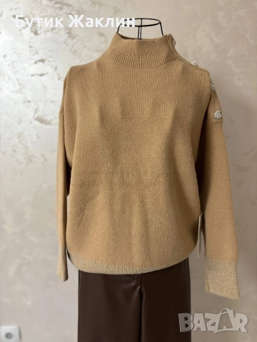 Дамски пуловер с много красиви копчета , снимка 3 - Блузи с дълъг ръкав и пуловери - 52746016